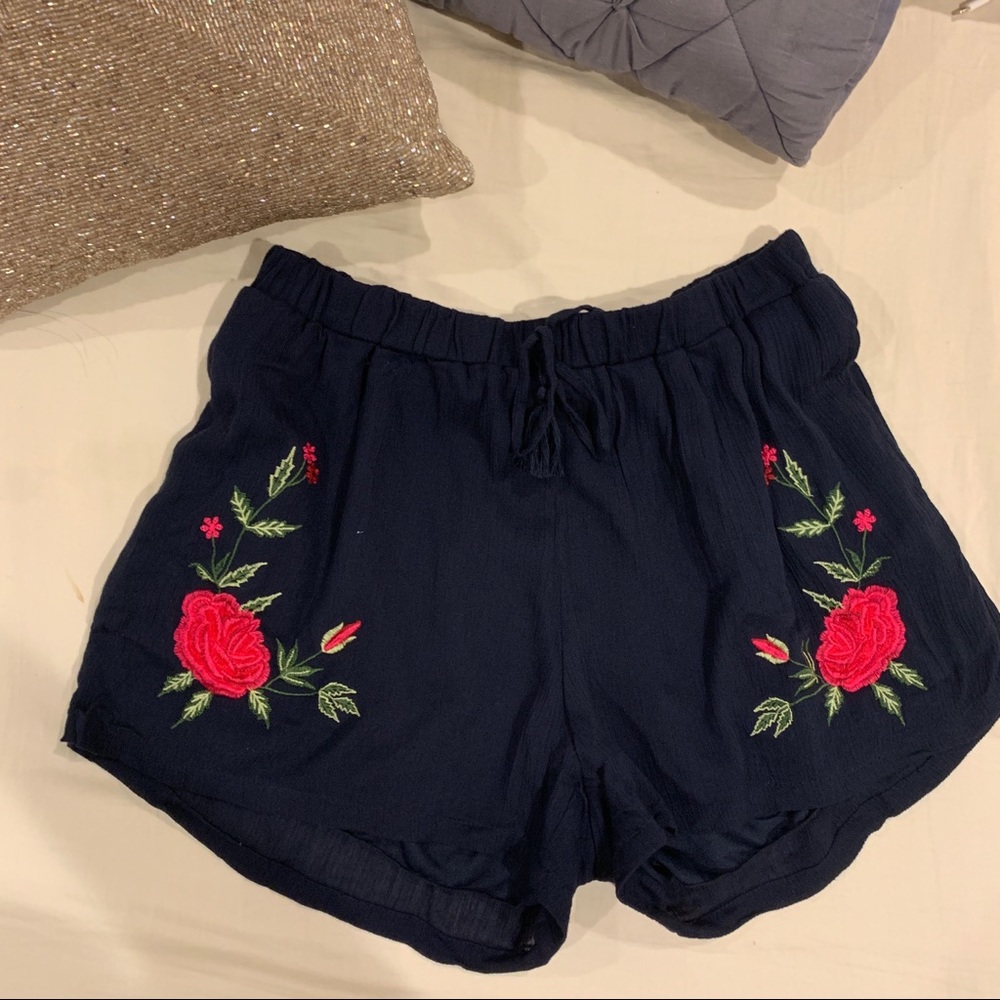 NWOT Rose print shorts
